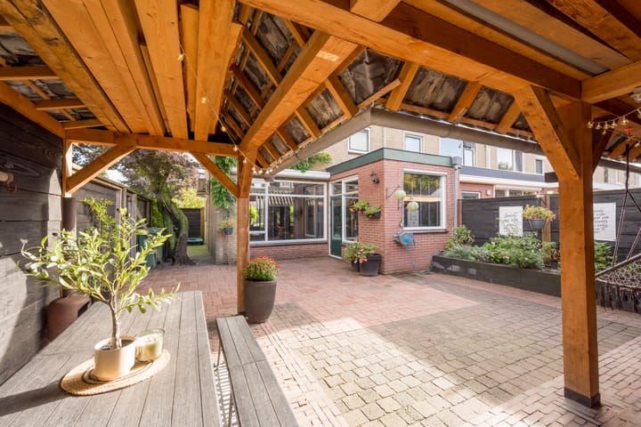 Foto 11 van Esdoornlaan 21