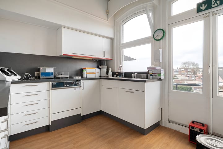 Photo 34 of Stationsweg 33