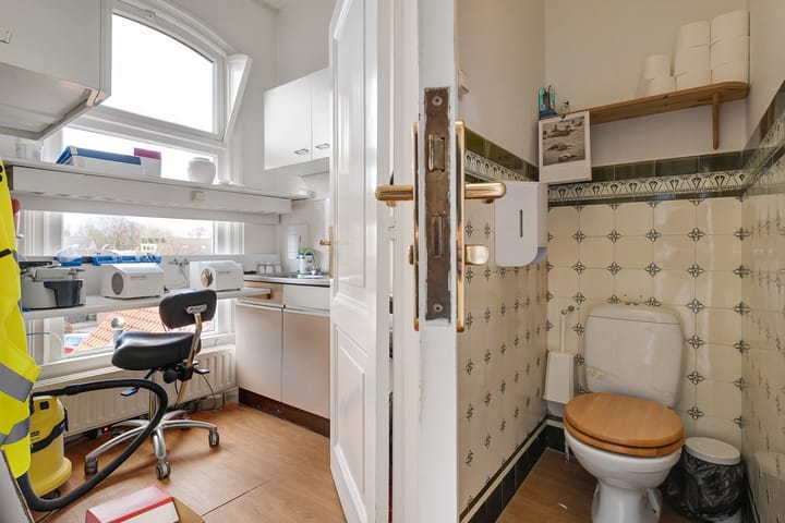 Photo 36 of Stationsweg 33