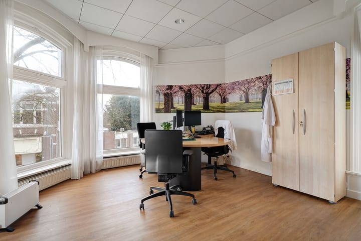 Photo 37 of Stationsweg 33