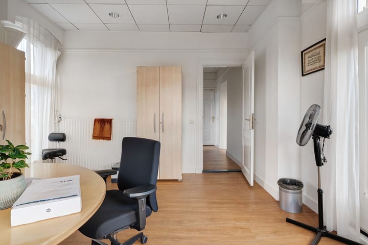 Photo 38 of Stationsweg 33