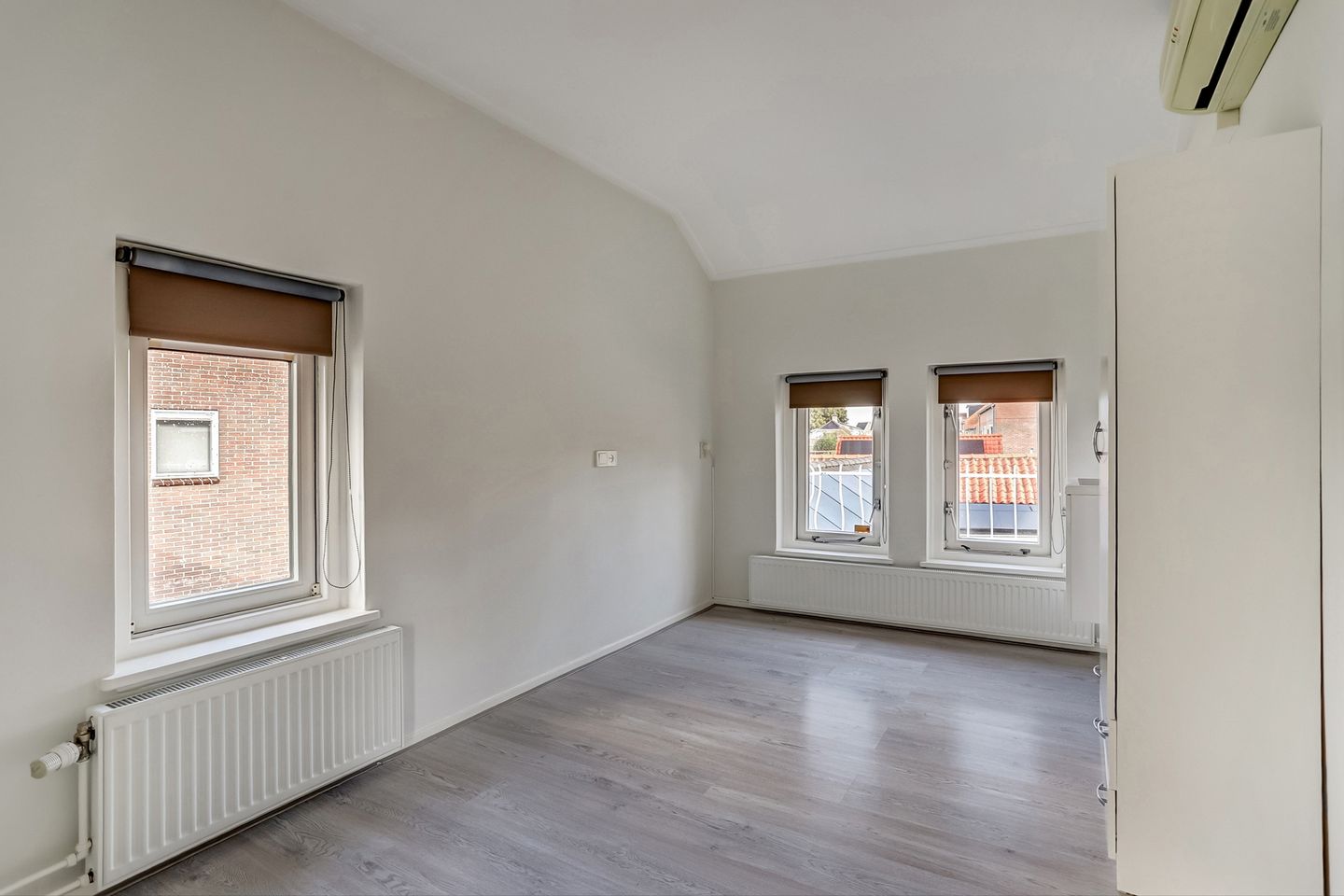 Photo 35 of Korte Waarder 30