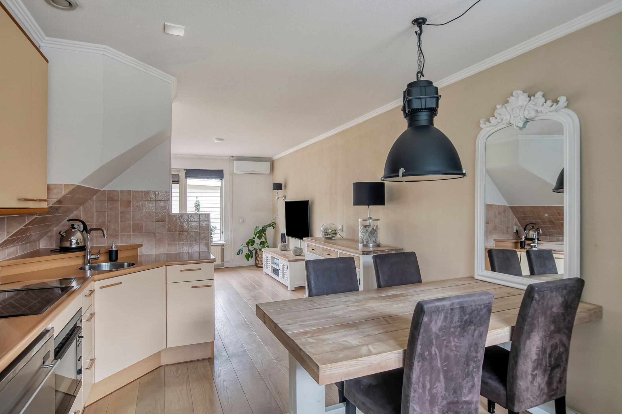 Foto 12 van Suurhoffstraat 15