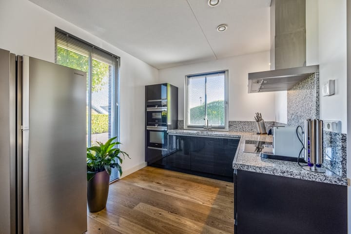 Foto 16 van Bart van der Lecklaan 11