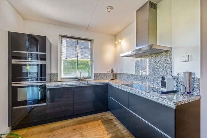 Foto 17 van Bart van der Lecklaan 11