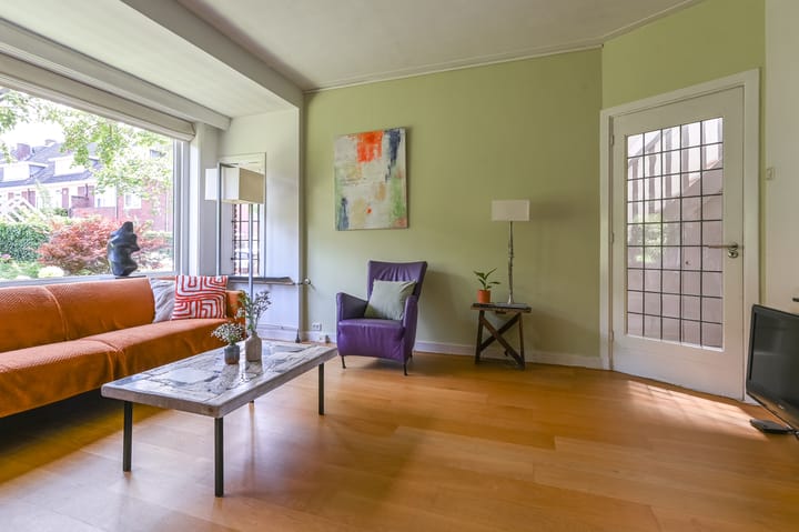 Photo 7 of Johannes Vermeerstraat 25