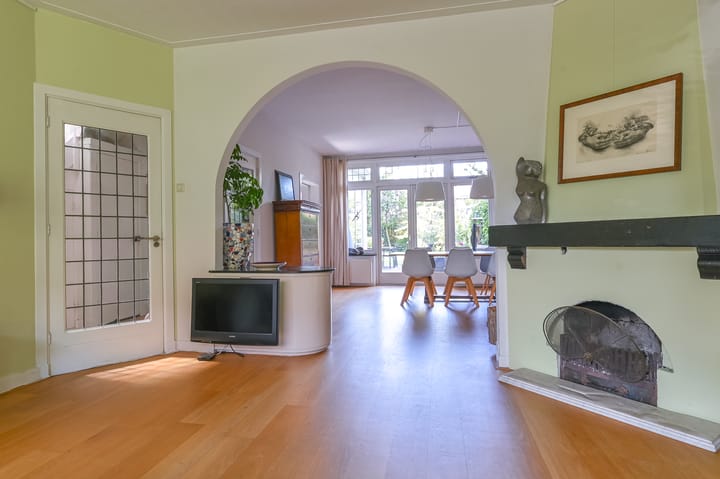 Photo 8 of Johannes Vermeerstraat 25