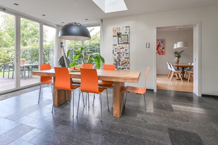 Photo 11 of Johannes Vermeerstraat 25