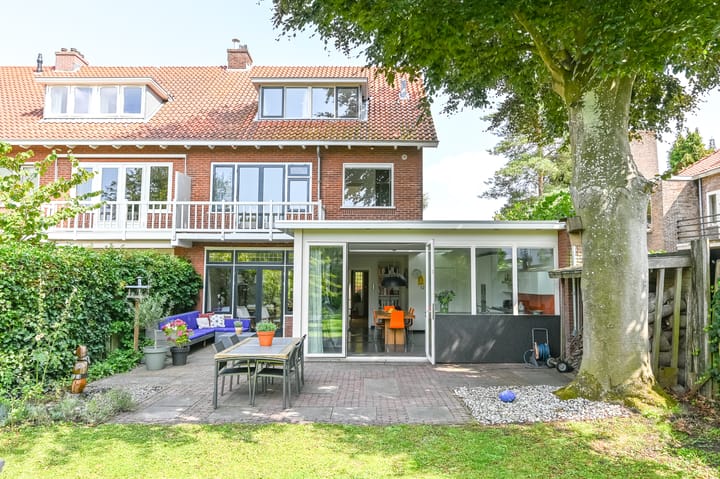 Photo 13 of Johannes Vermeerstraat 25