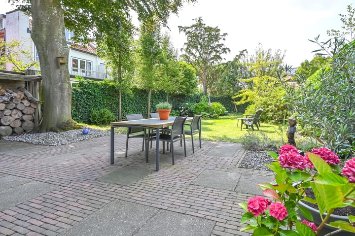 Photo 37 of Johannes Vermeerstraat 25