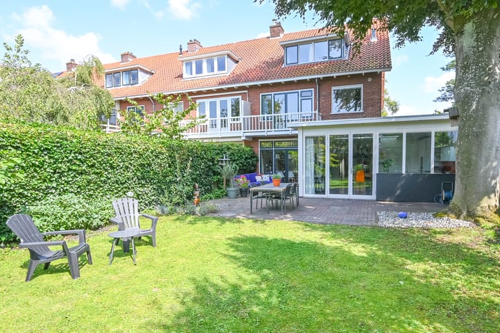 Photo 40 of Johannes Vermeerstraat 25