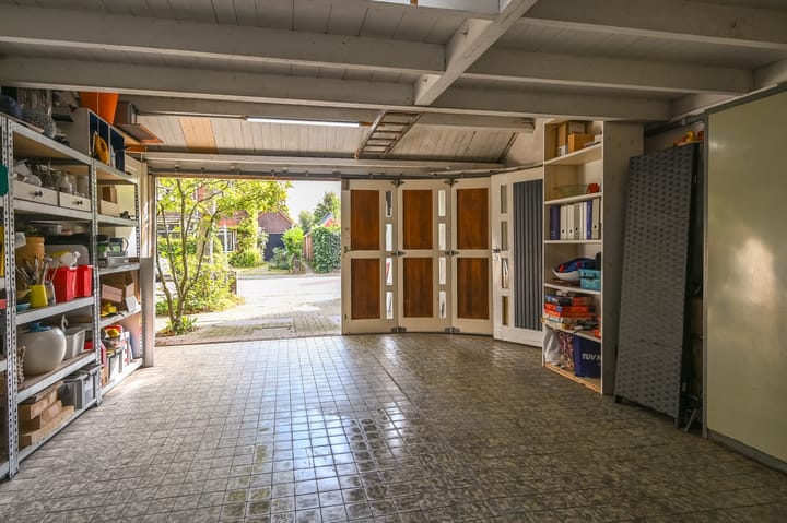 Photo 43 of Johannes Vermeerstraat 25