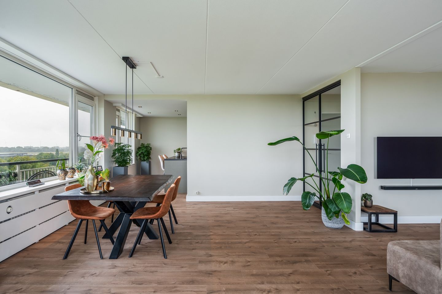 Foto 10 van Tooroplaan 102