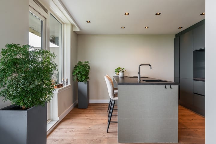 Photo 15 of Tooroplaan 102