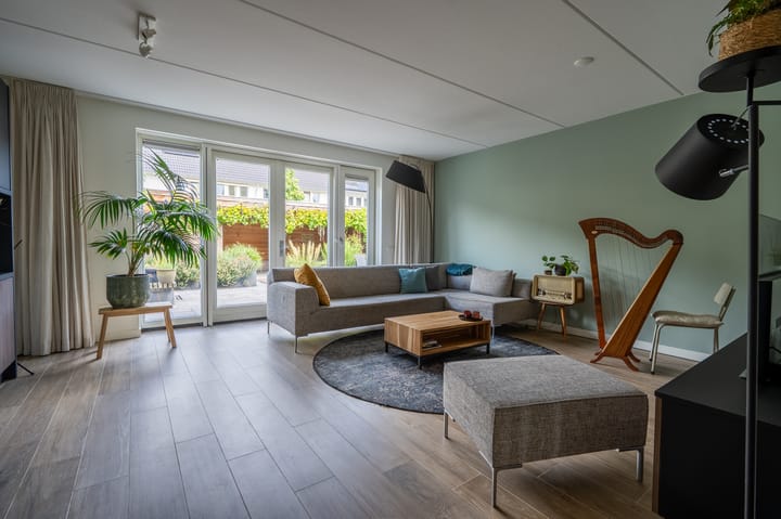 Foto 3 van Bruine Eikenpage 60