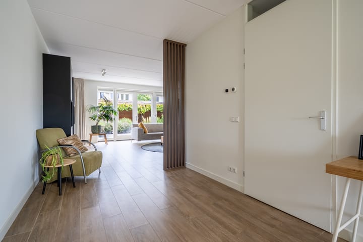 Foto 13 van Bruine Eikenpage 60