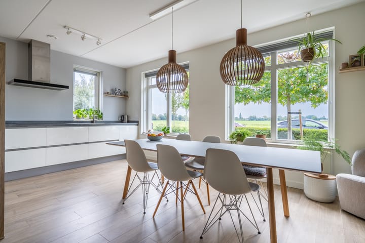 Foto 16 van Bruine Eikenpage 60