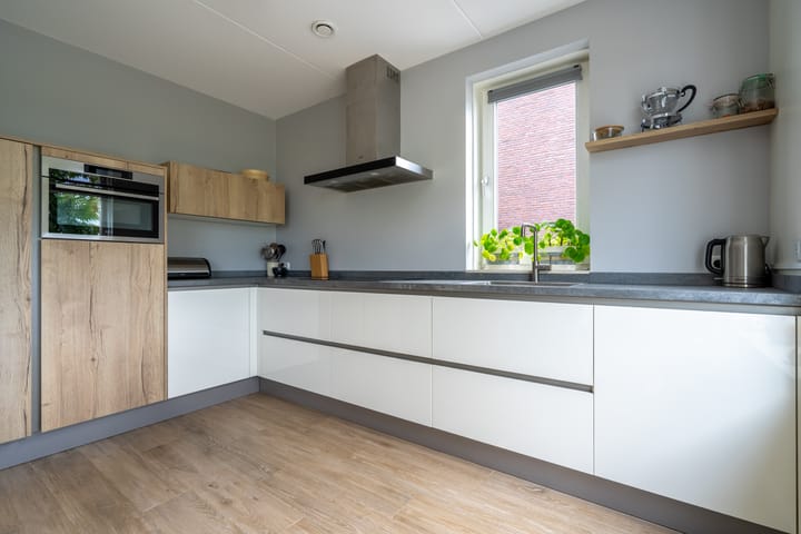 Foto 18 van Bruine Eikenpage 60