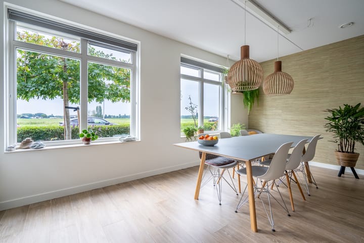 Foto 21 van Bruine Eikenpage 60