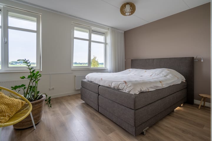 Foto 25 van Bruine Eikenpage 60