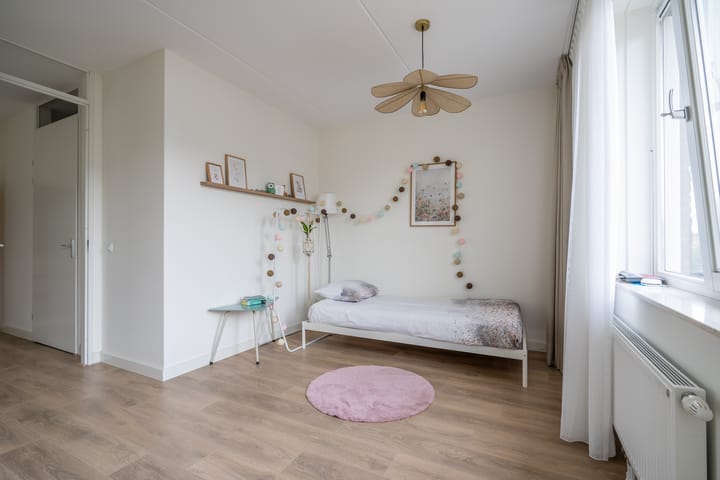 Foto 32 van Bruine Eikenpage 60