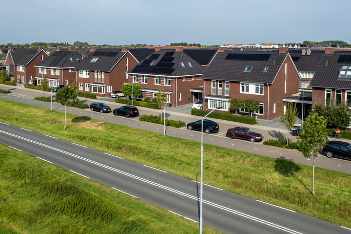 Foto 55 van Bruine Eikenpage 60