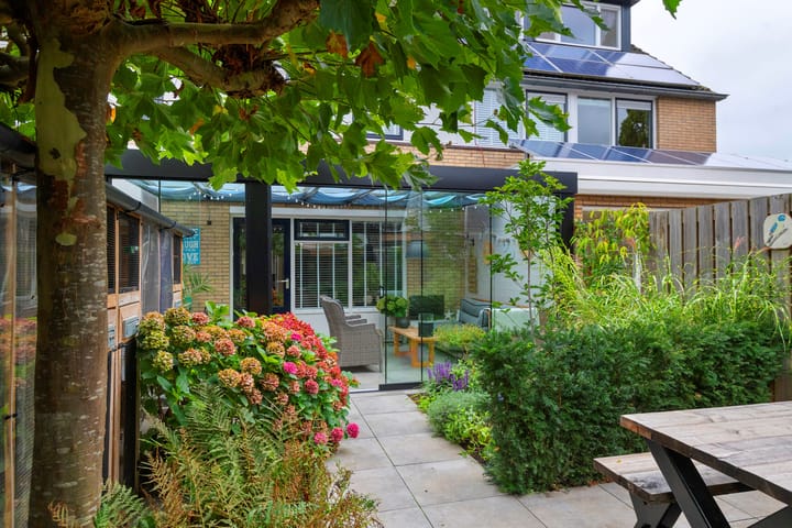 Photo 4 of Lucretia van Merkenlaan 37