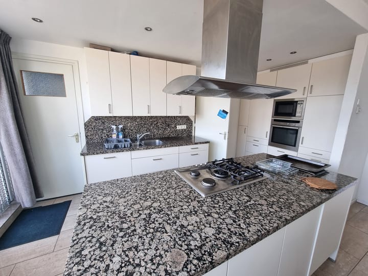 Foto 3 van Pius XII-plein 10-B