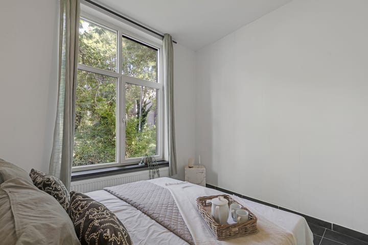 Photo 24 of Burgemeester Roosstraat 48-B