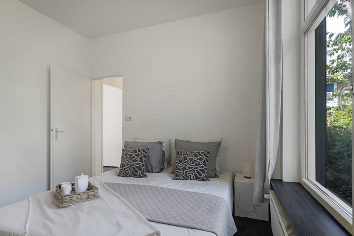 Photo 26 of Burgemeester Roosstraat 48-B