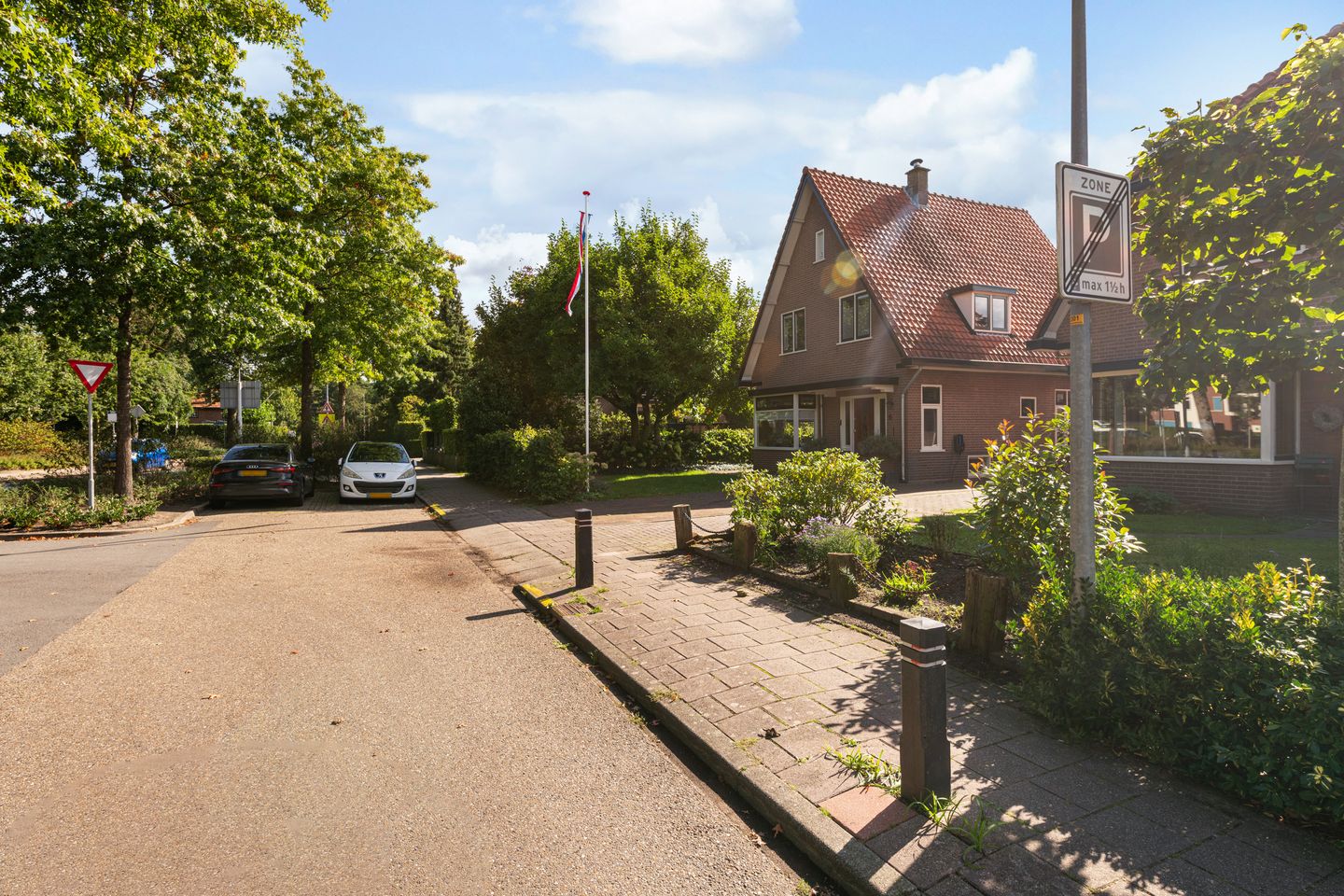 Foto 50 van Leuvenumseweg 4-A