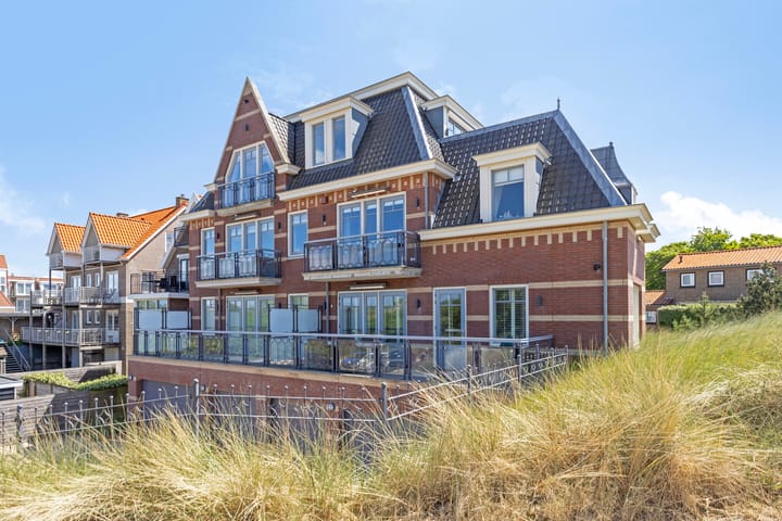 Photo 2 of Badhuisweg 23-A