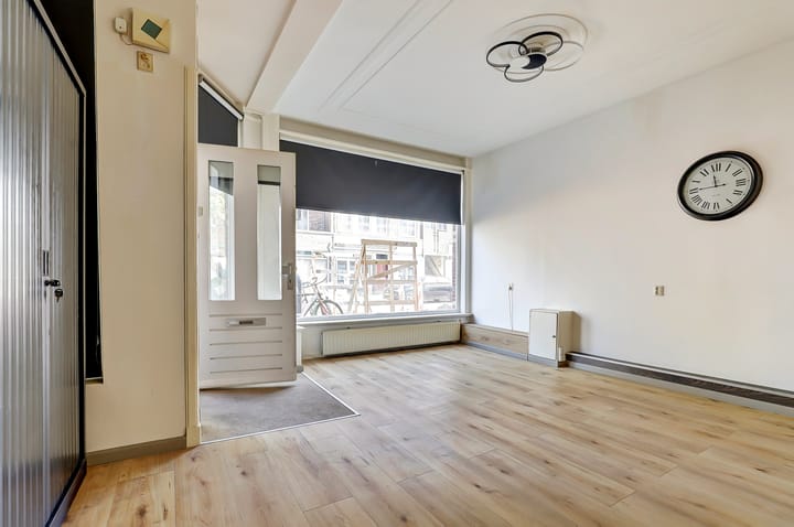 Photo 6 of De Constant Rebecquestraat 50