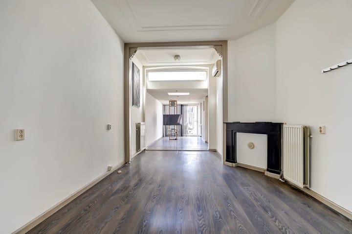 Photo 9 of De Constant Rebecquestraat 50