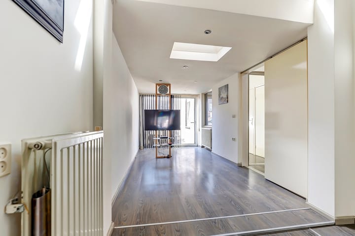 Photo 10 of De Constant Rebecquestraat 50