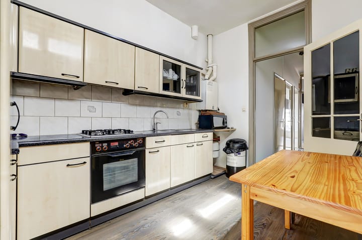 Photo 15 of De Constant Rebecquestraat 50