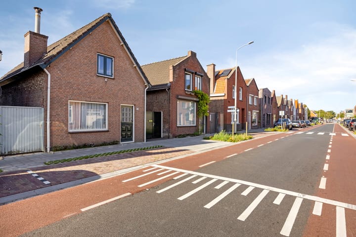 Photo 2 of Burgerhoutsestraat 150