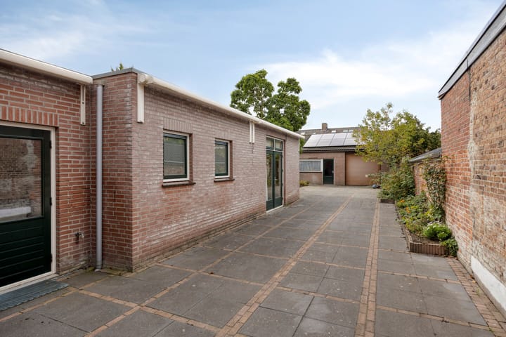 Photo 4 of Burgerhoutsestraat 150