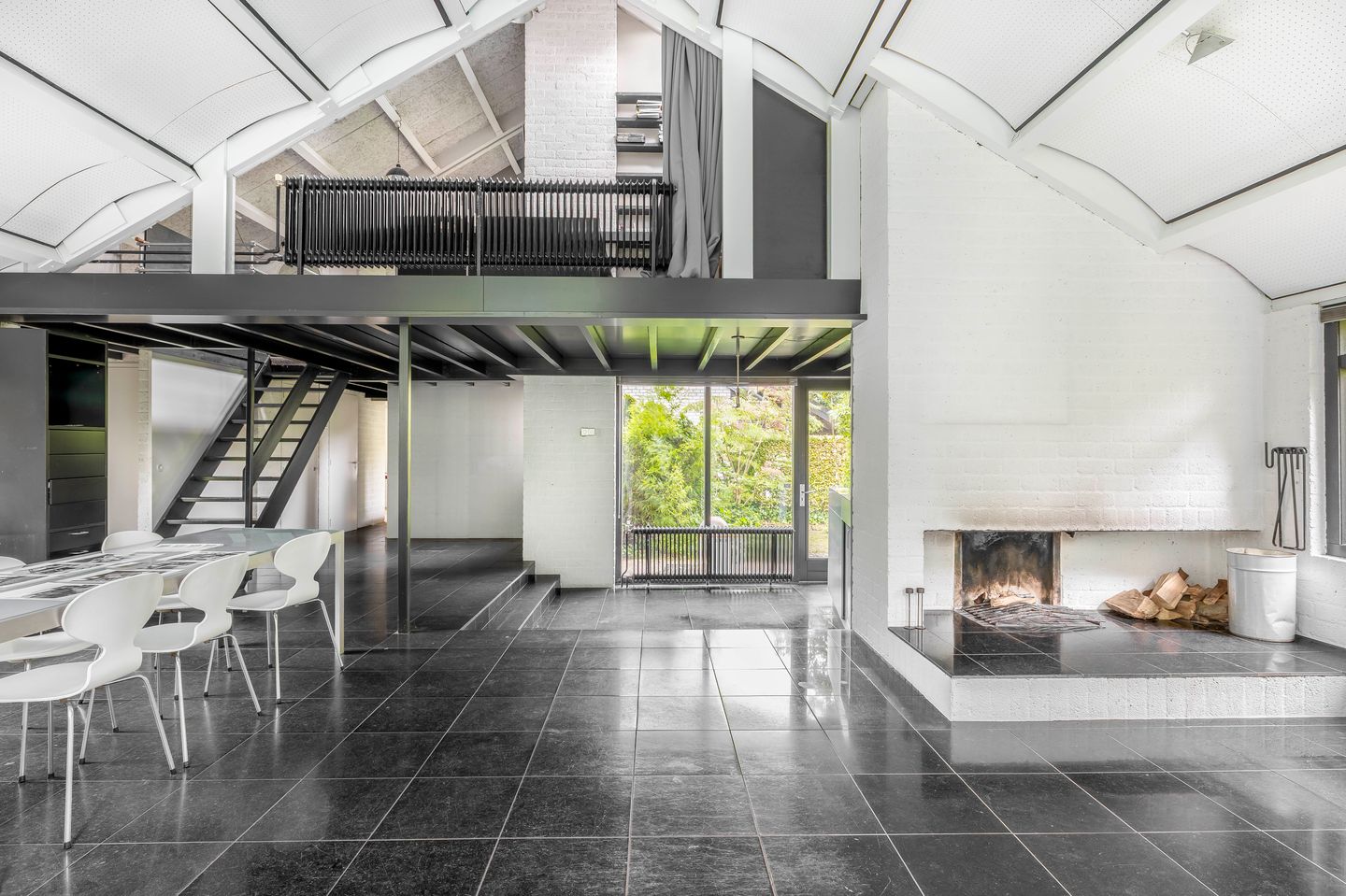 Photo 10 of Nieuwkoopseweg 24