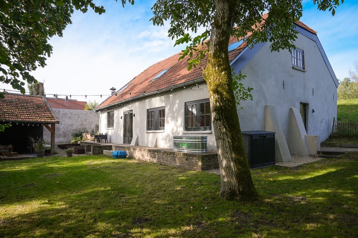 Photo 2 of Waaldijk 32