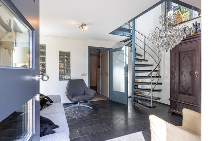 Photo 5 of Nieuwenhuysstraat 60