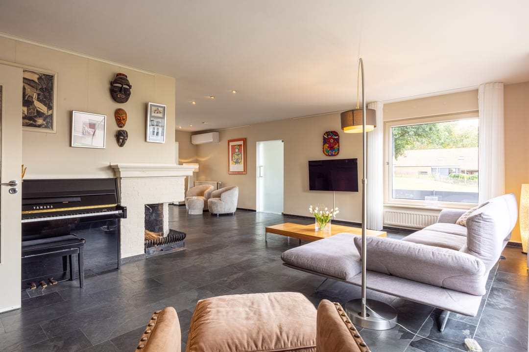 Photo 11 of Nieuwenhuysstraat 60