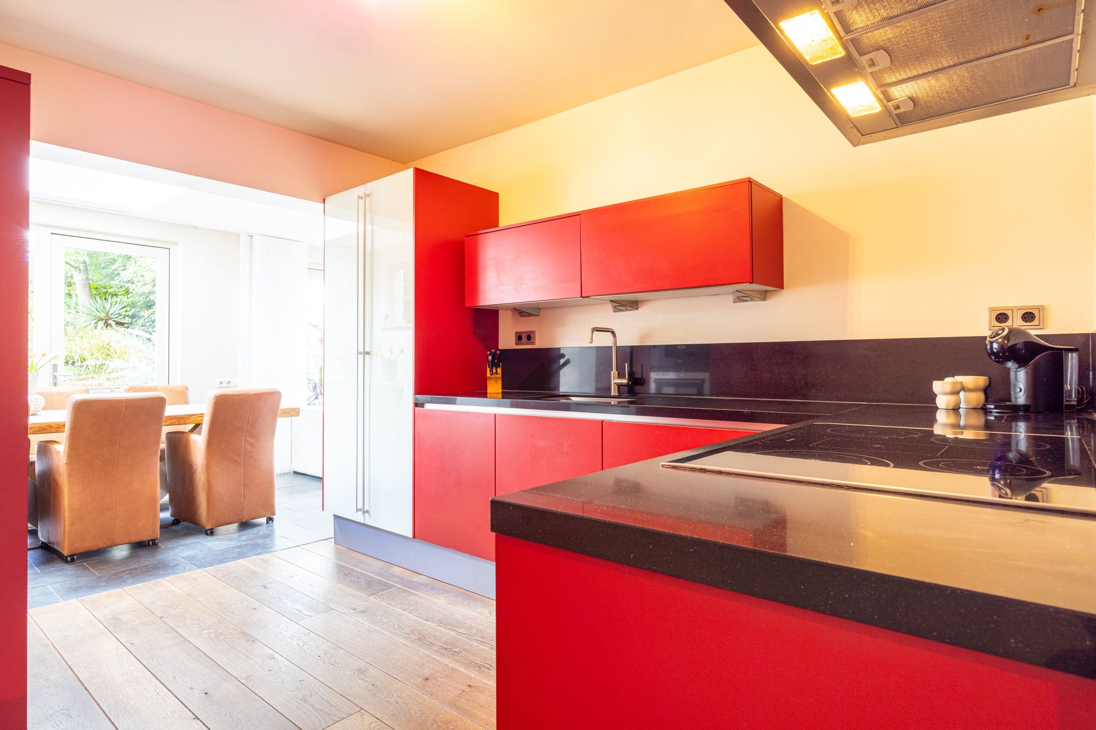 Photo 21 of Nieuwenhuysstraat 60