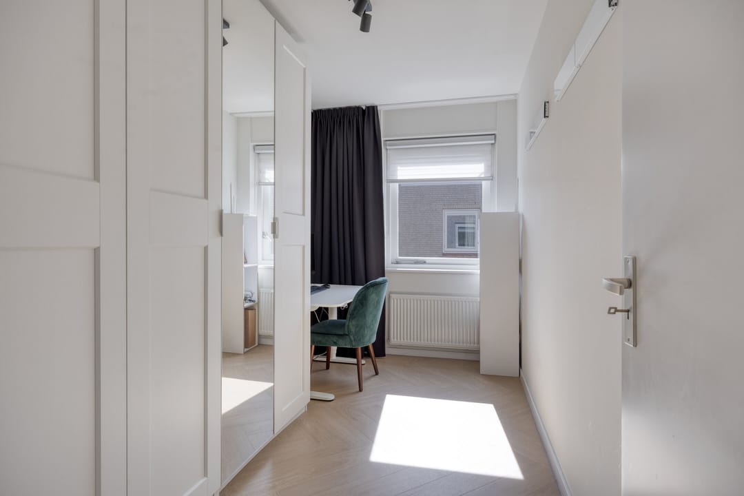 Photo 32 of Diepenstraat 76-C