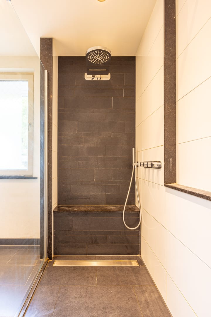 Photo 32 of Nieuwenhuysstraat 60