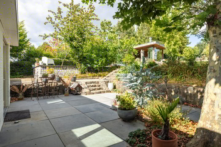 Photo 39 of Nieuwenhuysstraat 60