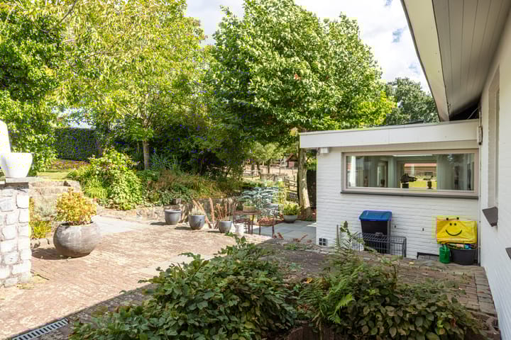 Photo 41 of Nieuwenhuysstraat 60