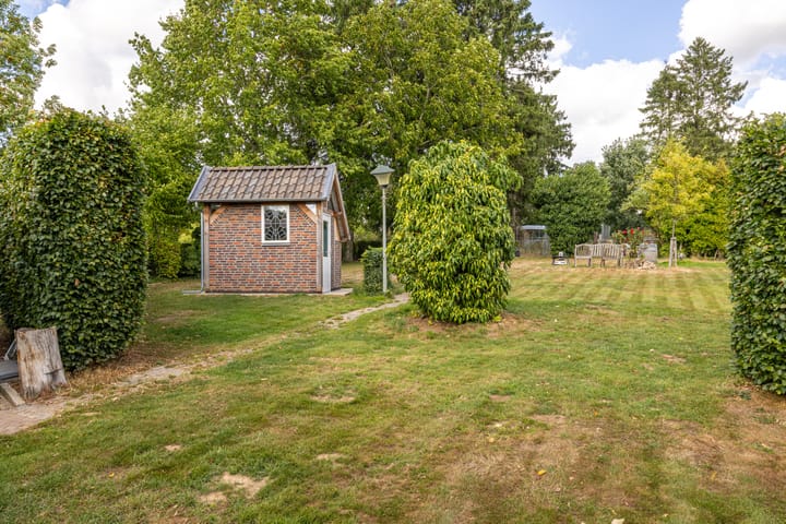 Photo 53 of Nieuwenhuysstraat 60