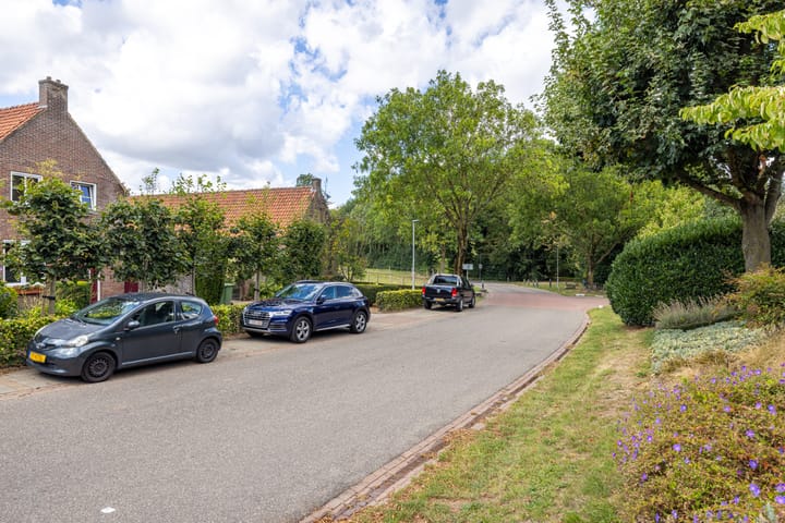 Photo 74 of Nieuwenhuysstraat 60