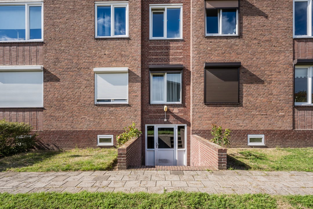 Photo 28 of Plutostraat 131